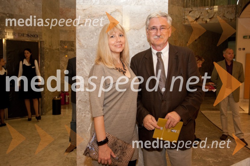 Nataša Perona in Petar RadovičKrojači sveta – Funeral Fashion Show, premiera v SNG Nova Gorica