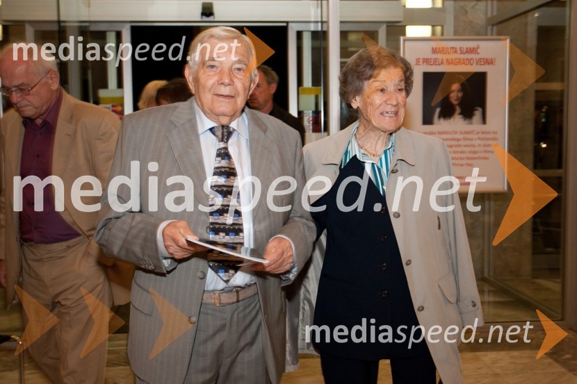 Zakonca JelaskaKrojači sveta – Funeral Fashion Show, premiera v SNG Nova Gorica