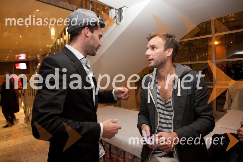 Teo Collori, glasbenik in  	Boris Kos, igralecKrojači sveta – Funeral Fashion Show, premiera v SNG Nova Gorica