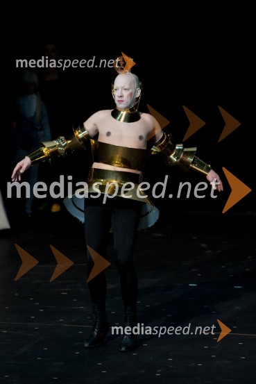 Miha Nemec, igralecKrojači sveta – Funeral Fashion Show, premiera v SNG Nova Gorica