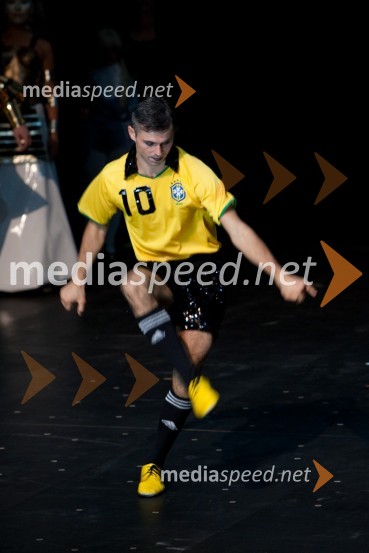 Michal Rynia, plesalecKrojači sveta – Funeral Fashion Show, premiera v SNG Nova Gorica