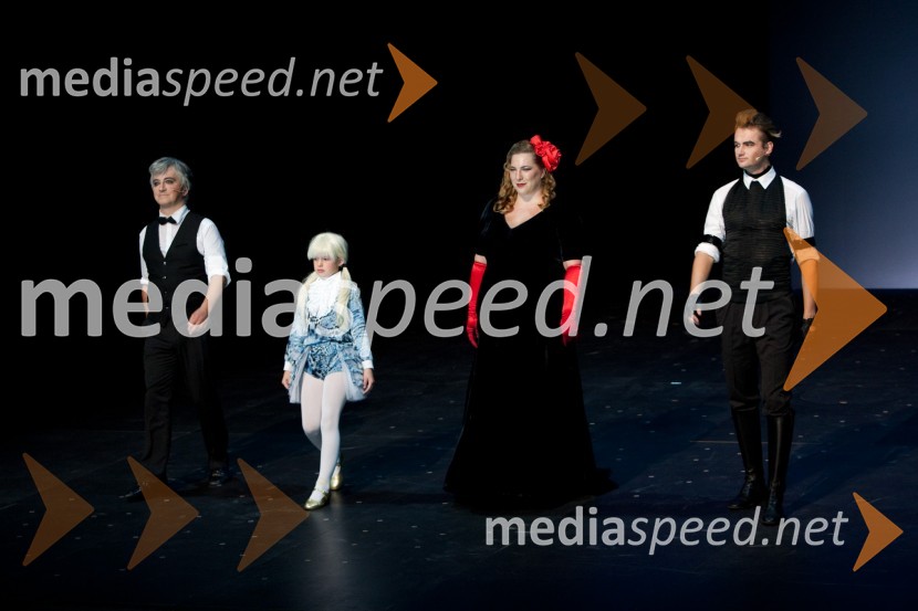 PriklonKrojači sveta – Funeral Fashion Show, premiera v SNG Nova Gorica