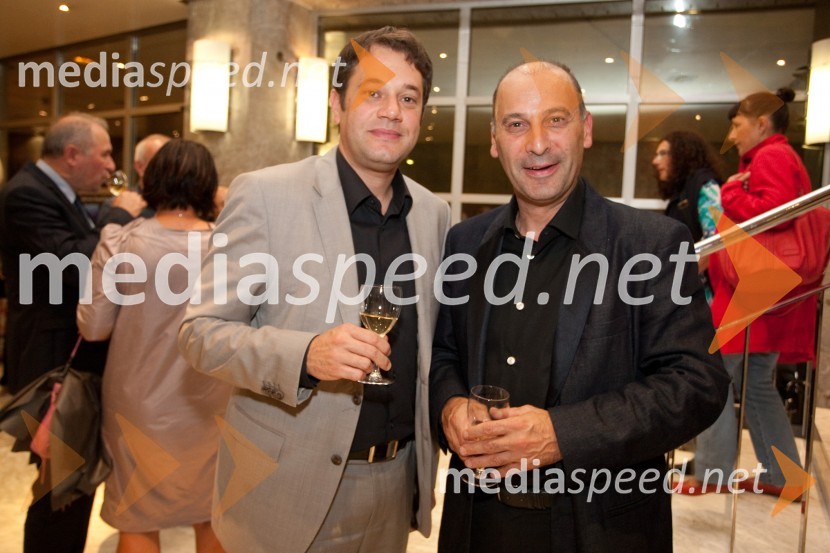 Matej Arčon, župan Nove Gorice in Marjan Batagelj direktor Postojnske jameKrojači sveta – Funeral Fashion Show, premiera v SNG Nova Gorica