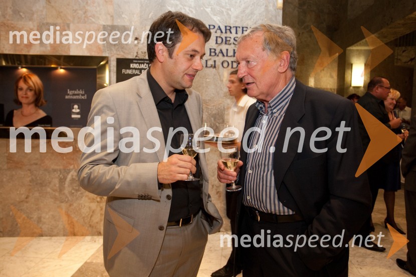 Matej Arčon, župan Nove Gorice in Tomaž Vuga, arhitektKrojači sveta – Funeral Fashion Show, premiera v SNG Nova Gorica