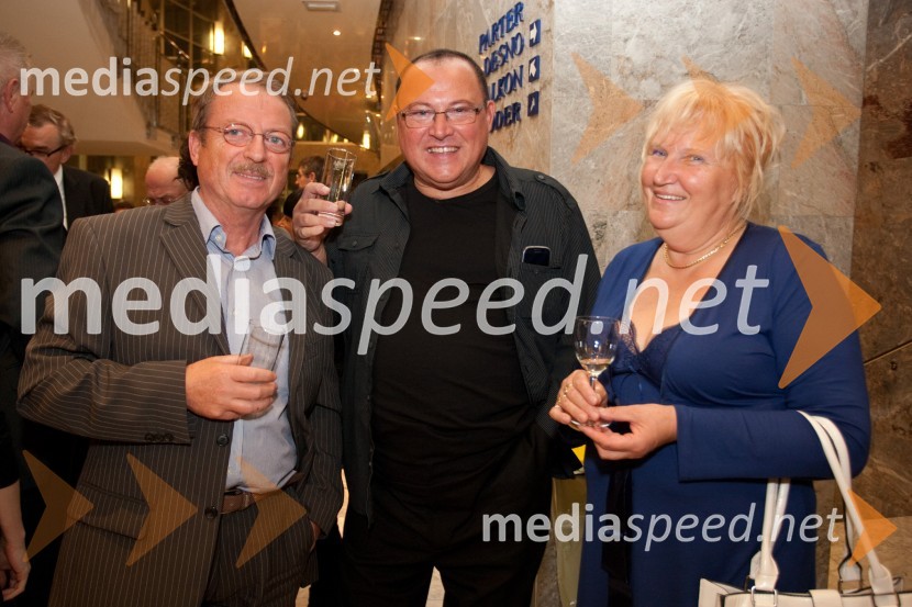 Pavle Plahutnik, Nace Junkar, pevec in NušaKrojači sveta – Funeral Fashion Show, premiera v SNG Nova Gorica