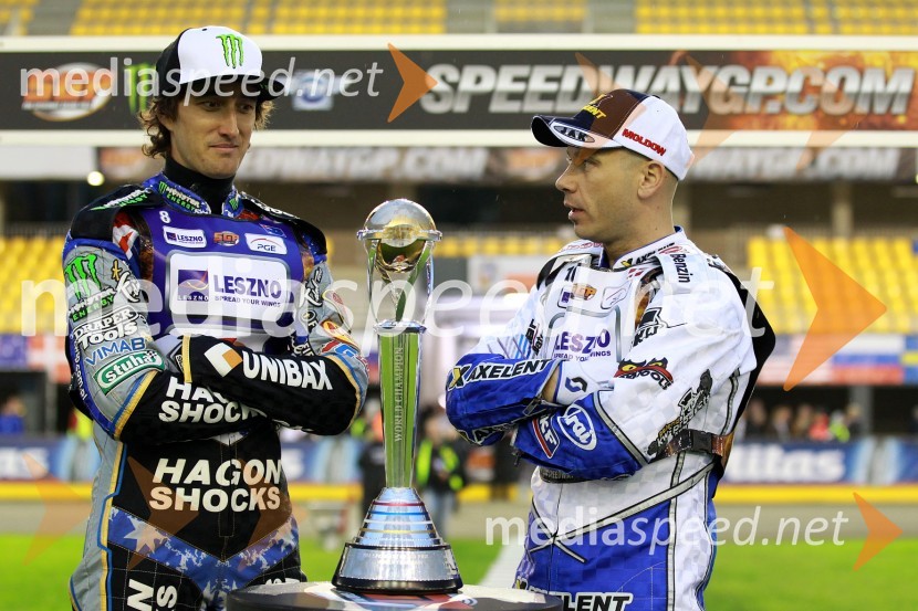 Chris Holder in Nicki Pedersen ob Pokalu za svetovnega prvaka v speedwayuSpeedway, Grand Prix 2012 VN Poljske Kdo bo privozil letošnji naslov svetovnega prvaka? Chris Holder ali Nicki Pedersen