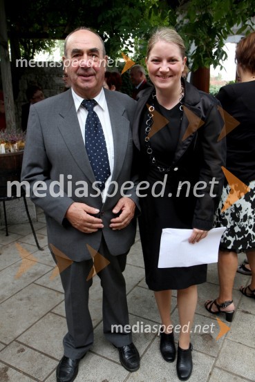 Stanislav Renčelj in Katja Skok, gostilna in prenočišča SkokSlavnostna podelitev blagovne znamke Ročno rezan pršut