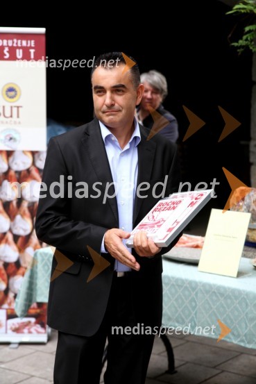 Milan Škapin, predsednik Območno obrtne podjetniške zbornice SežanaSlavnostna podelitev blagovne znamke Ročno rezan pršut