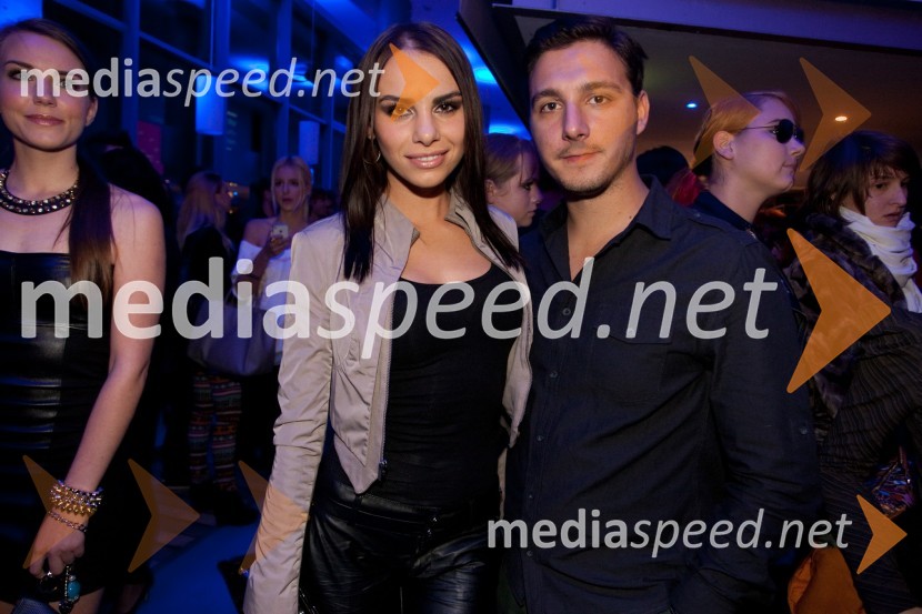 	Mirela Korač, Miss Universe Slovenije 2009 in fant Alen KarupovićPhilips Fashion Week, 2. dan