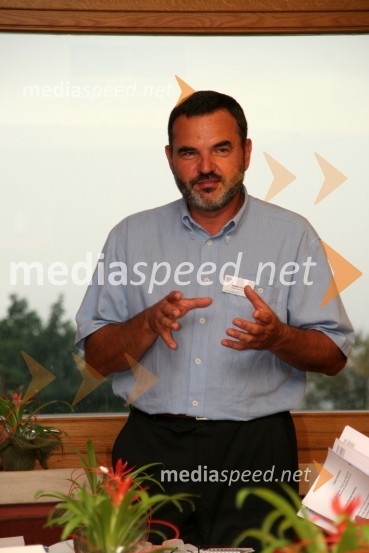 Bogdan Žvanut, direktor podjetja MMS d.o.o., uvoznika vozil Mazda za SlovenijoBogdan Žvanut