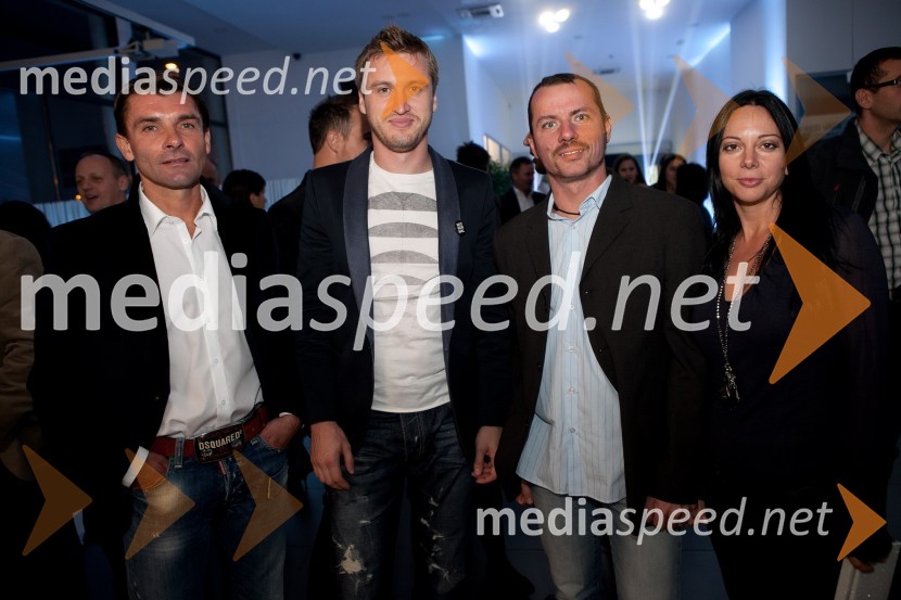 Sašo Udovič, nekdanji nogometaš, Denis Avdič, radijski moderator, ... in Veronika Žajdela, radijska moderatorkaMINI party