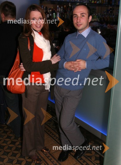 Gregor Zafošnik, namiznoteniški igralec in njegova spremljevalka Ksenija Arzenšek, vodja prireditev v Planetu TušModna revija Vulcano models Maribor