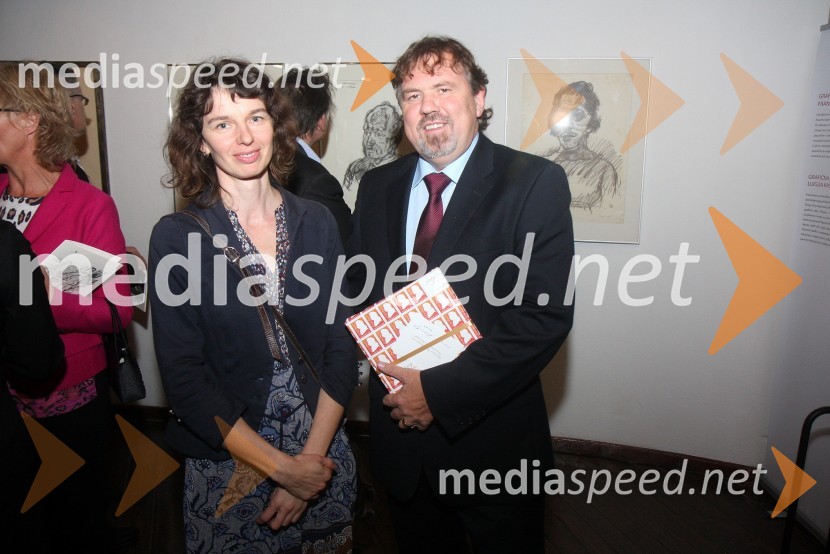Andreja Borin, kustosinja razstave in dr. Štefan Čelan, župan občine PtujMaribor 2012 – EPK, otvoritev razstave Oskarja Kokoschke