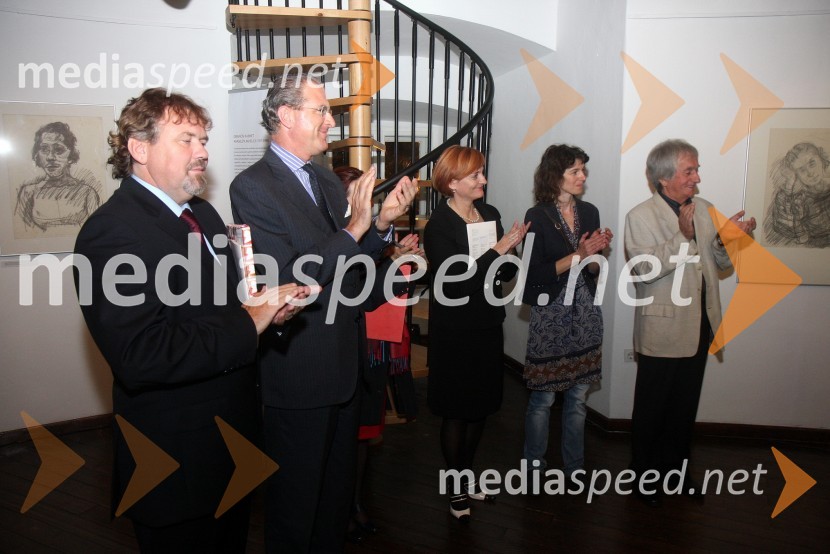 Dr. Štefan Čelan, župan občine Ptuj, dr. Clemens Koja, veleposlanik Republike Avstrije v Sloveniji, Stanka Gačnik, pomočnica direktorja Pokrajinskega muzeja Ptuj Ormož, kustosinja in koordinatorka razstave, Andreja Borin, kustosinja razstave ter Aleš Arih, direktor Pokrajinskega muzeja Ptuj OrmožMaribor 2012 – EPK, otvoritev razstave Oskarja Kokoschke