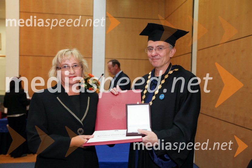 Kristina Dvoršak, Fakulteta za kmetijstvo in biosistemske vede 
Univerze v Mariboru in prof. dr. Danijel Rebolj, rektor Univerze v Mariboru
Univerza v Mariboru, Rektorjev dan 2012