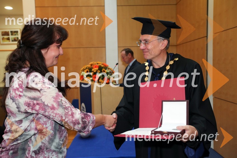 Alenka Kolar, Filozofska fakulteta Univerze v Mariboru in prof. dr. Danijel Rebolj, rektor Univerze v Mariboru
Univerza v Mariboru, Rektorjev dan 2012