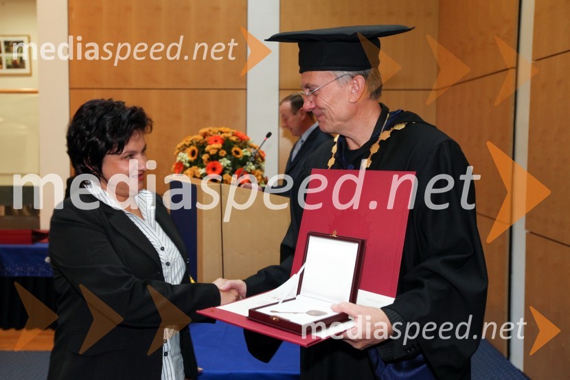 Irena Forštnarič, Ekonomsko-poslovna fakulteta Univerze v Mariboru in prof. dr. Danijel Rebolj, rektor Univerze v Mariboru
Univerza v Mariboru, Rektorjev dan 2012
