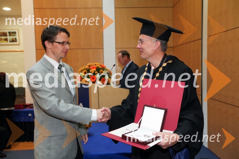 Boris Lahovnik, Fakulteta za elektrotehniko, računalništvo in informatiko Univerze v Mariboru in prof. dr. Danijel Rebolj, rektor Univerze v Mariboru
Univerza v Mariboru, Rektorjev dan 2012