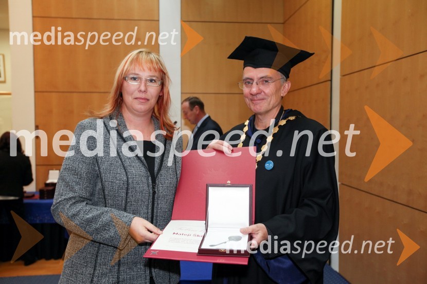 Mateja Škofljanec, Univerzitetna knjižnica Maribor in prof. dr. Danijel Rebolj, rektor Univerze v Mariboru
Univerza v Mariboru, Rektorjev dan 2012