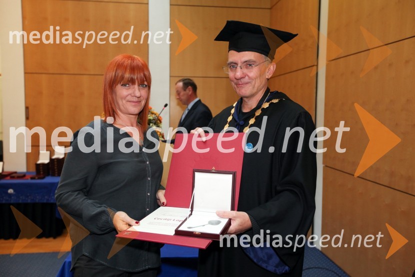 Cecilija Loparič Hercog, Fakulteta za naravoslovje in matematiko
Univerze v Mariboru in prof. dr. Danijel Rebolj, rektor Univerze v Mariboru
Univerza v Mariboru, Rektorjev dan 2012