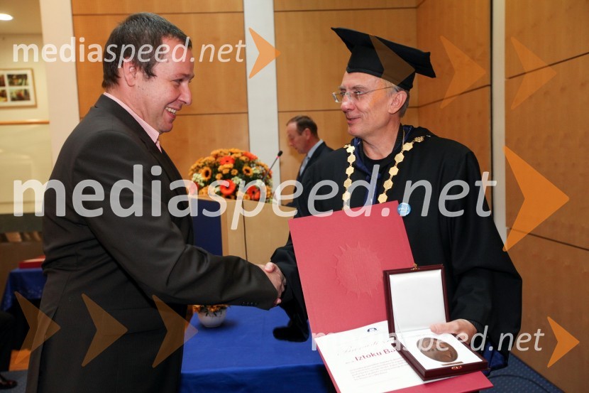 Dr. Iztok Banič, Fakulteta za naravoslovje in matematiko
Univerze v Mariboru in prof. dr. Danijel Rebolj, rektor Univerze v Mariboru
Univerza v Mariboru, Rektorjev dan 2012