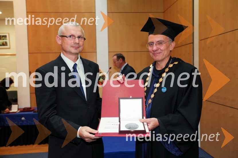 Prof. dr. Franc Janžekovič, Fakulteta za naravoslovje in matematiko
Univerze v Mariboru in prof. dr. Danijel Rebolj, rektor Univerze v Mariboru
Univerza v Mariboru, Rektorjev dan 2012