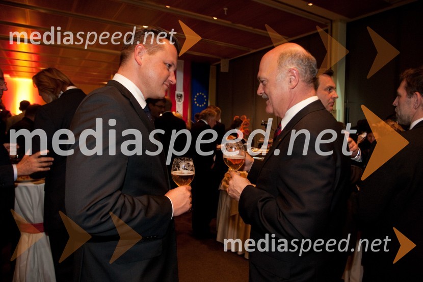Georg Doppelhofer, direktor Žurnala in Klemens Nowotny, predsednik uprave Raiffeisen Banka d.d.Sprejem veleposlanika ob dnevu državnosti Republike Avstrije