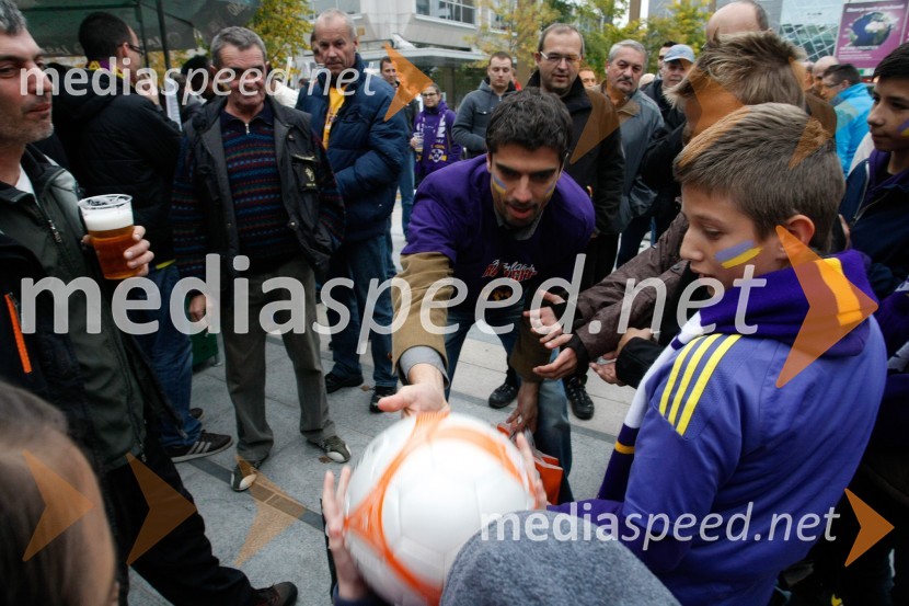 Bor Greiner, novinar in odgovorni urednik Radia CityNogometna tekma NK Maribor - Tottenham