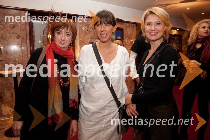 	Maja Cerar, lektorica, Belinda Radulović, kostumografka in Vesna Pernarčič, igralkaDvom, premiera prestave v Prešernovem gledališču Kranj