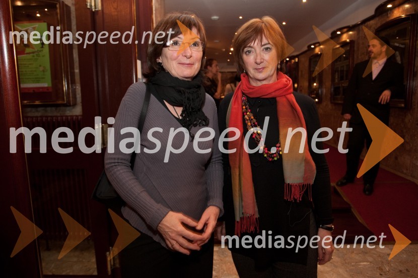 Barbara Lapuh in Maja Cerar, lektoricaDvom, premiera prestave v Prešernovem gledališču Kranj