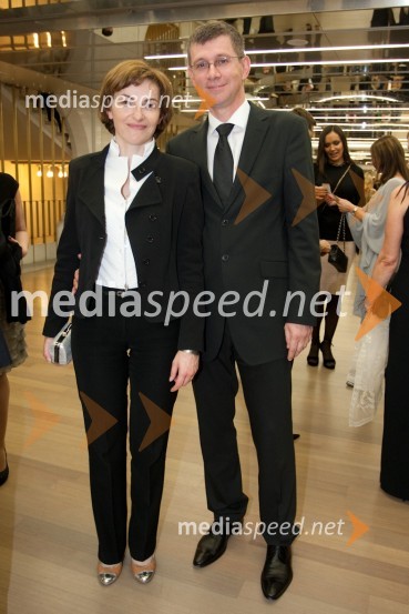 Dr. Nataša Zabukovec Logar in soprog Martin Logar, direktor družbe Summit AvtoJolanta, opera z Anno Netrebko