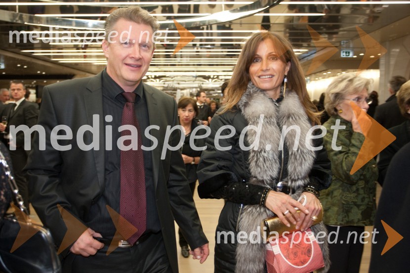 Davorin Poherc, direktor podjetja Kemofarmacija d.d. in soproga NatašaJolanta, opera z Anno Netrebko