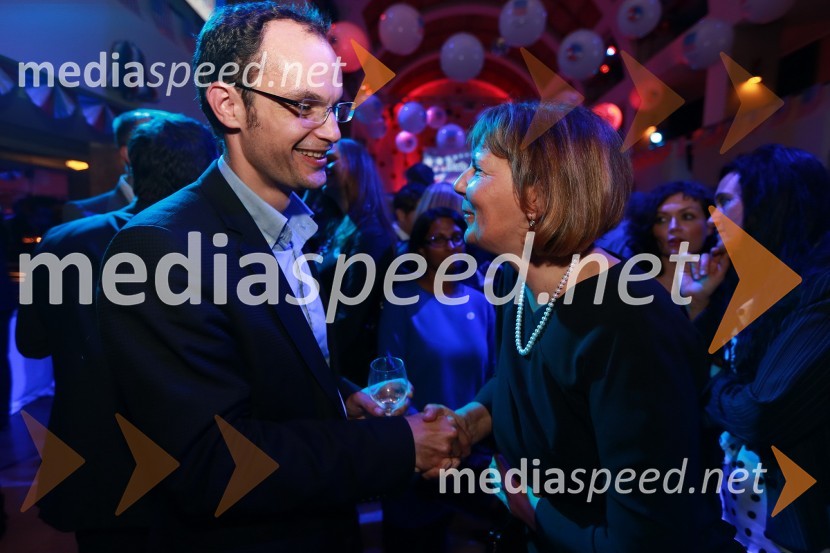 Mag. Anže Logar, direktor Urada Vlade RS za komuniciranje in Dagmar KomarAmCham, spremljanje volitev za predsednika ZDA