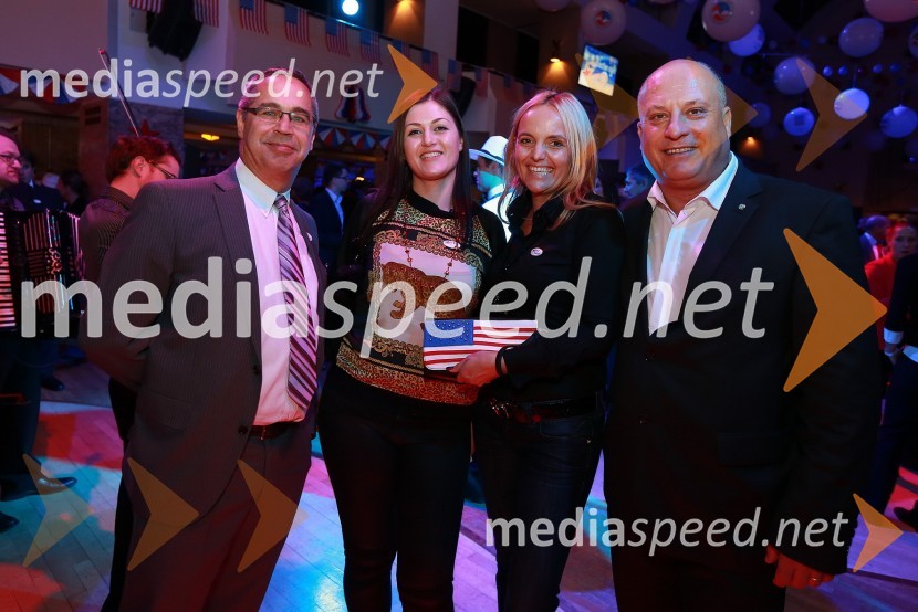 ..., Maja Košir, Ameriška gospodarska zbornica (AmCham), mag. Ajša Vodnik, izvršna direktorica Ameriške gospodarske zbornice (AmCham) ter Iztok Klančnik, direktor HP SlovenijaAmCham, spremljanje volitev za predsednika ZDA