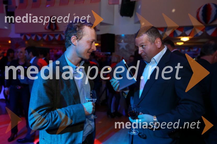 ... in Tomaž F. Lovše, direktor Diners ClubAmCham, spremljanje volitev za predsednika ZDA