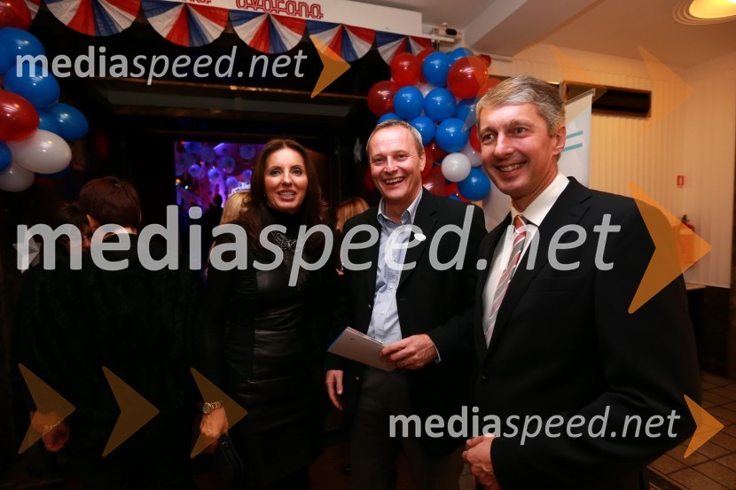 Biljana Weber Dujović, generalna direktorica Microsoft Slovenija, Matej Potokar, generalni direktor Microsoftove skupine za storitve (Microsoft Services) v regiji Srednje in Vzhodne Evrope ter ...AmCham, spremljanje volitev za predsednika ZDA