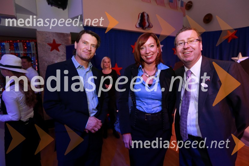 Jurij Giacomelli, Ladeja Godina Košir, direktorica marketinga družbe Delo d.d.. in ...AmCham, spremljanje volitev za predsednika ZDA