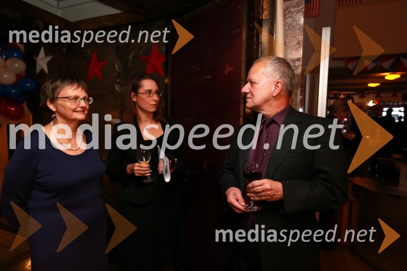 Sharon Flack Mussomeli, soproga ameriškega veleposlanika, ... in Joseph Adamo Mussomeli, veleposlanik Združenih držav Amerike v SlovenijiAmCham, spremljanje volitev za predsednika ZDA