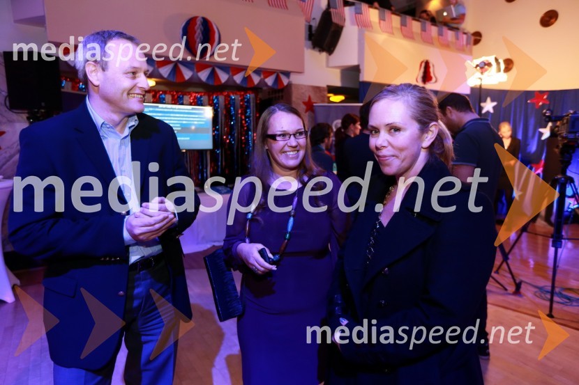 Matej Potokar, generalni direktor Microsoftove skupine za storitve (Microsoft Services) v regiji Srednje in Vzhodne Evrope in predsednik Ameriške gospodarske zbornice (AmCham), Nina Irt, Ameriška gospodarska zbornica (AmCham) ter ...AmCham, spremljanje volitev za predsednika ZDA