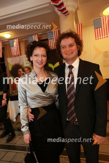 	Saša Mrak, vodja marketinga in odnosov z javnostmi KID d.o.o. ter Roman Ferenčak, direktor in solastnik Ocean OrchidsAmCham, spremljanje volitev za predsednika ZDA