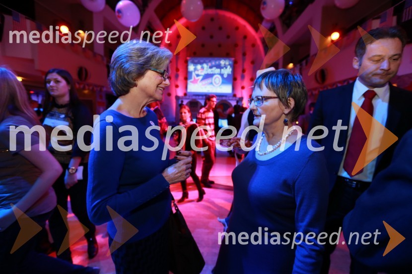 ... in Sharon Flack Mussomeli, soproga ameriškega veleposlanikaAmCham, spremljanje volitev za predsednika ZDA