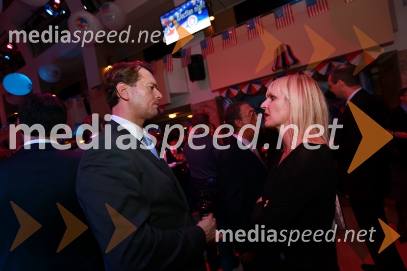 Tilen Majnardi in mag. Špela Šipek, odgovorna urednica 24 urAmCham, spremljanje volitev za predsednika ZDA