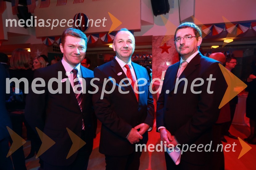 Nevzet Porić, tajnik islamske skupnosti, dr. Nedžad Grabus, Slovenski mufti in Aleš MusarAmCham, spremljanje volitev za predsednika ZDA