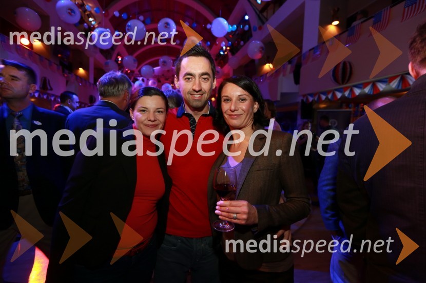 Saša Schwarz, vodja posebnih projektov Hiša idej , Andrej Holcman, vodja produkcije Hiše idej in Andreja Iljaš, direktorica Hiše idejAmCham, spremljanje volitev za predsednika ZDA