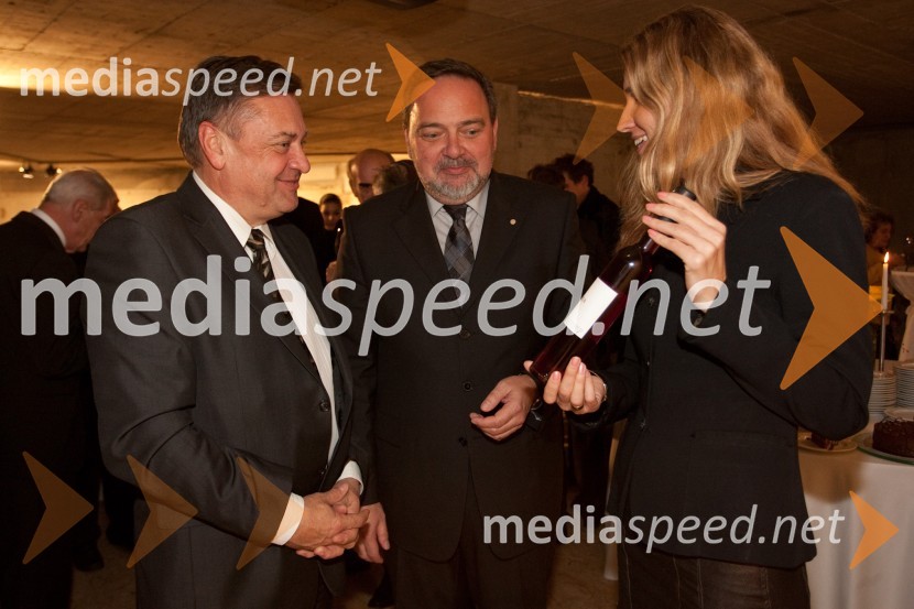 Zoran Jankovič, župan Mestne občine Ljubljana,Janez Čebulj in Mateja Avbelj Valentan, direktorica Ljubljanskega graduTradicionalno mestno martinovanje na Ljubljanskem gradu