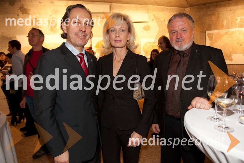 Edi Berk, oblikovalec, arhitekt, soproga Vesna, pravnica in Janez Bogataj, etnologTradicionalno mestno martinovanje na Ljubljanskem gradu