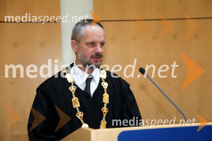 Prof. dr. Borut Žalik, dekan Fakultete za elektrotehniko, računalništvo in informatiko Univerze v MariboruUniverza v Mariboru, Promocija doktorjev znanosti