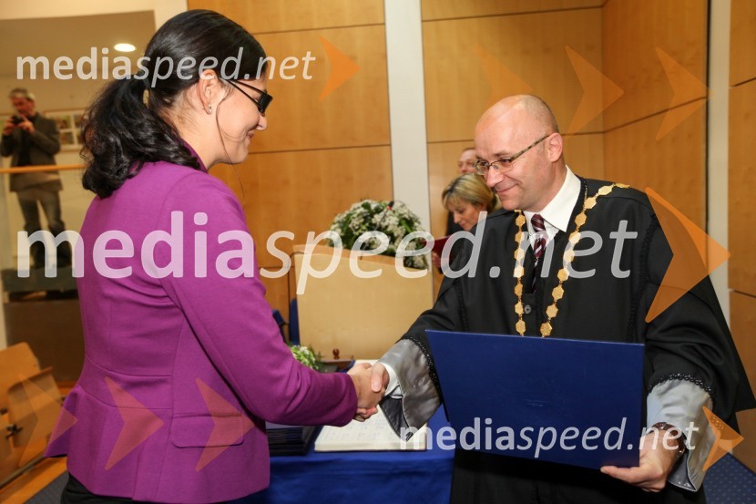 Dr. Katja Zajšek, Fakulteta za kemijo in kemijsko tehnologijo Univerze v Mariboru in prof. dr. Dejan Škorjanc, prorektor za študijsko dejavnost Univerze v MariboruUniverza v Mariboru, Promocija doktorjev znanosti