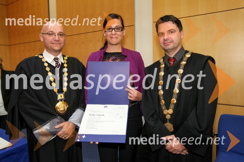 Prof. dr. Dejan Škorjanc, prorektor za študijsko dejavnost Univerze v Mariboru, dr. Katja Zajšek, Fakulteta za kemijo in kemijsko tehnologijo Univerze v Mariboru in prof. dr. Peter Krajnc, prodekan za raziskovalno dejavnost Fakultete za kemijo in kemijsko tehnologijo Univerze v MariboruUniverza v Mariboru, Promocija doktorjev znanosti