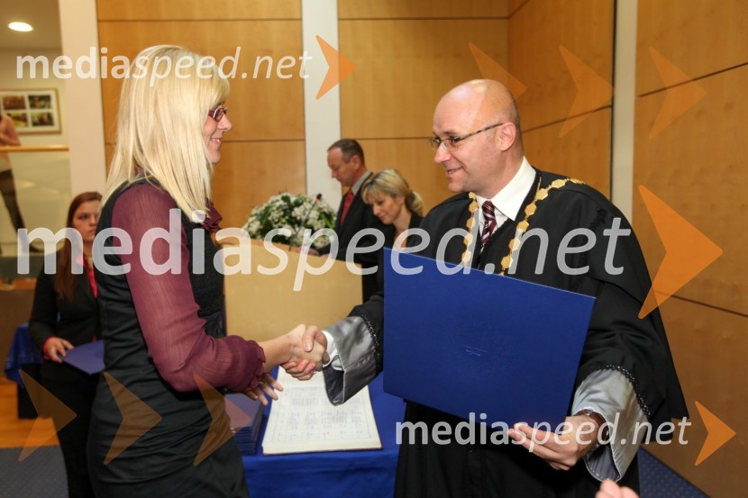 	Dr. Urška Sancin, Fakulteta za strojništvo Univerze v Mariboru in prof. dr. Dejan Škorjanc, prorektor za študijsko dejavnost Univerze v MariboruUniverza v Mariboru, Promocija doktorjev znanosti